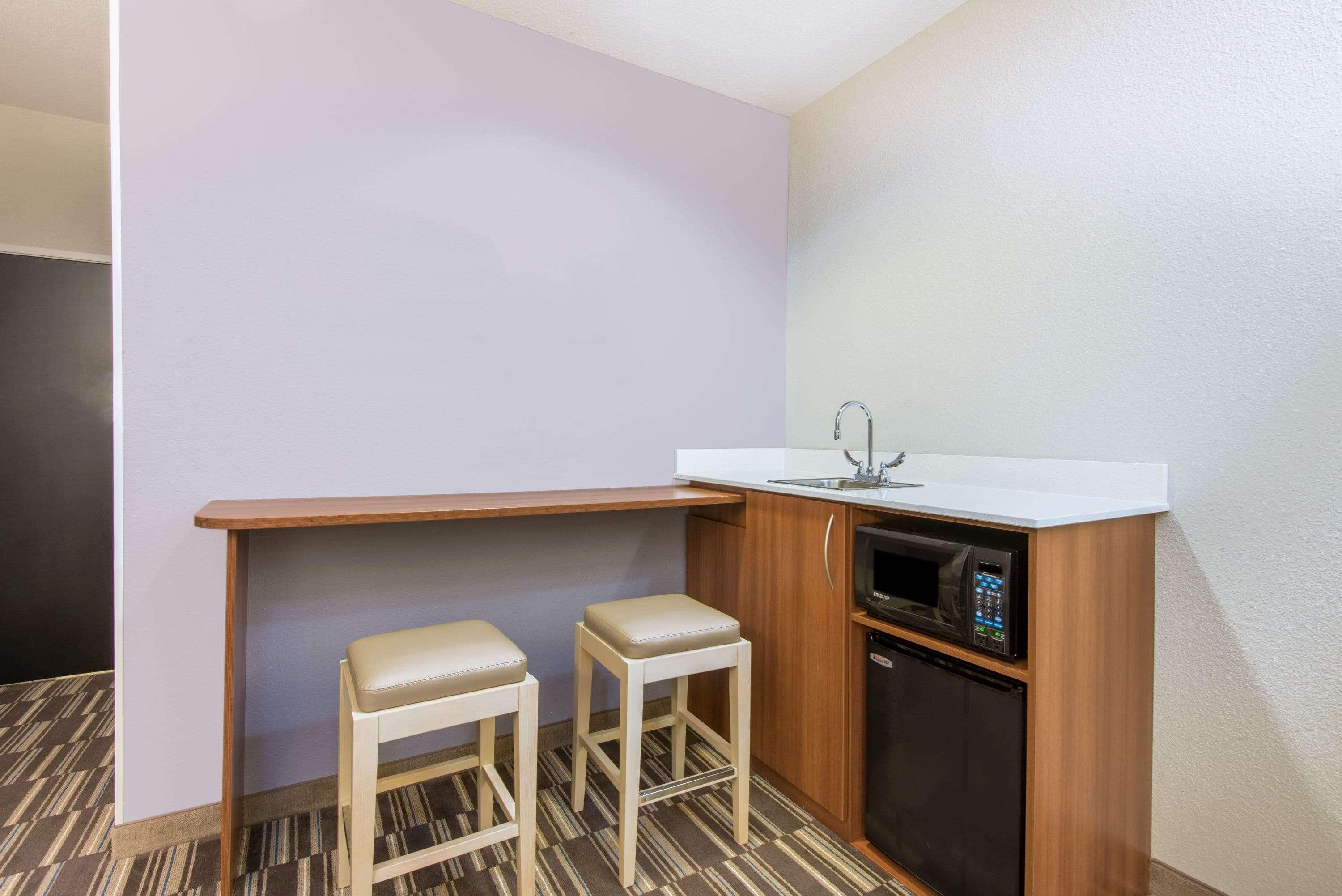 Microtel Inn & Suites By Wyndham Cadiz מראה חיצוני תמונה
